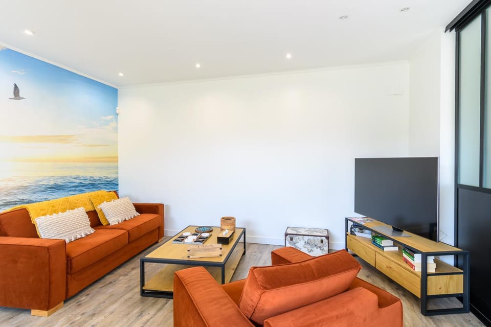 TV and multimedia, Living room, Seating area