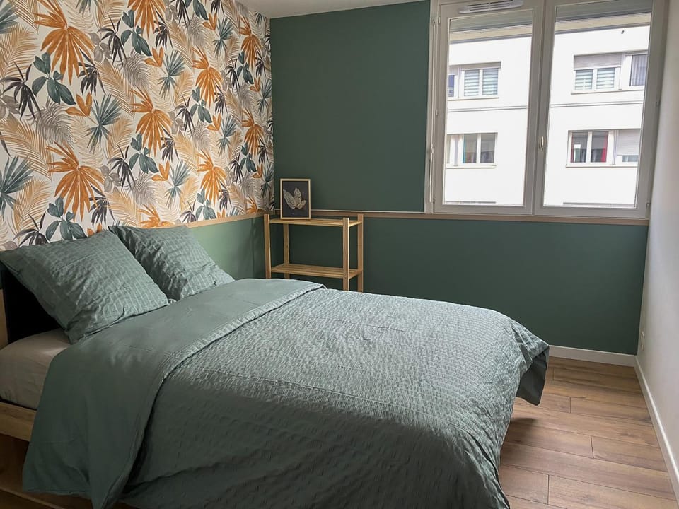 Bed, Photo of the whole room, Bedroom