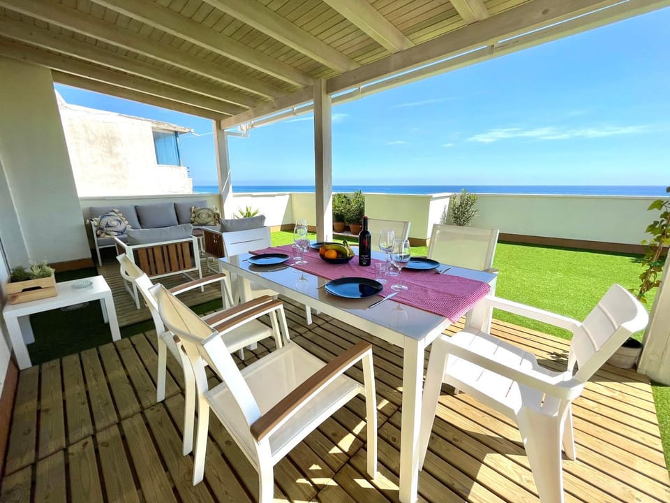Day, View (from property/room), Balcony/Terrace, Dining area