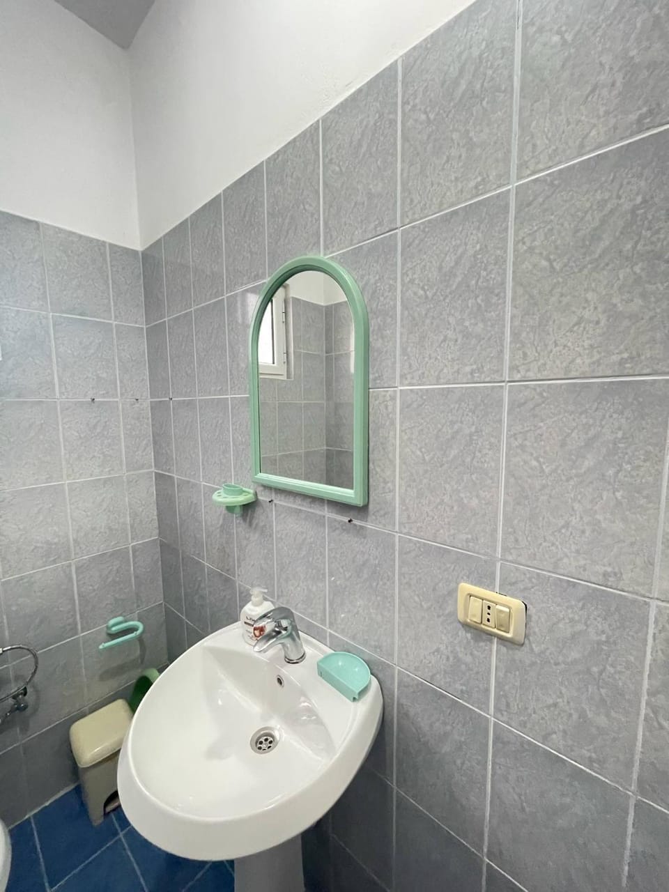 Shower, Bathroom, towels