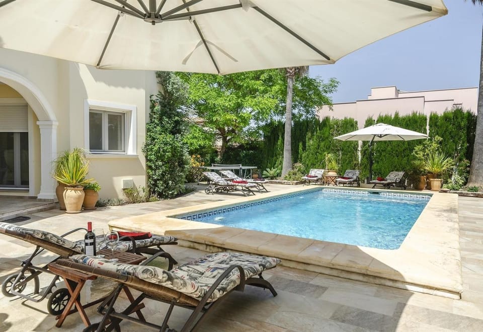 Property building, Swimming pool