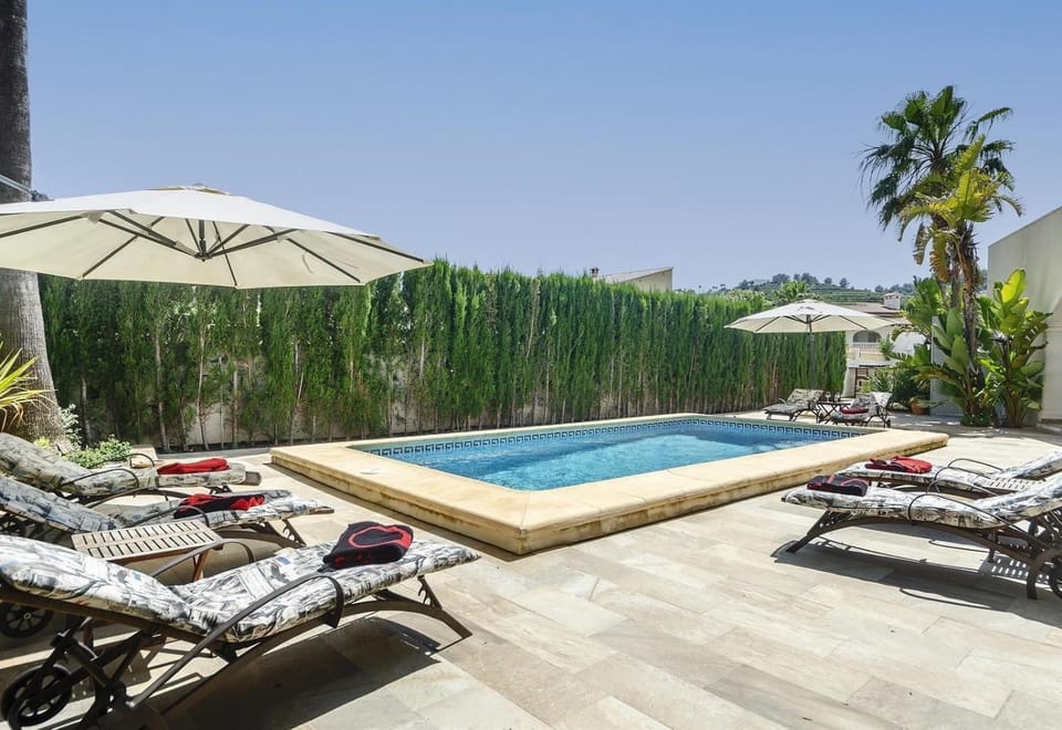 Property building, Swimming pool