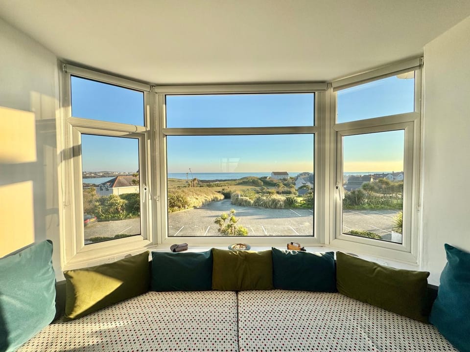 Lagoon View - Sea View- Pet Friendly - 2 Bed Apt - En-suite Apartment in Trearddur Bay