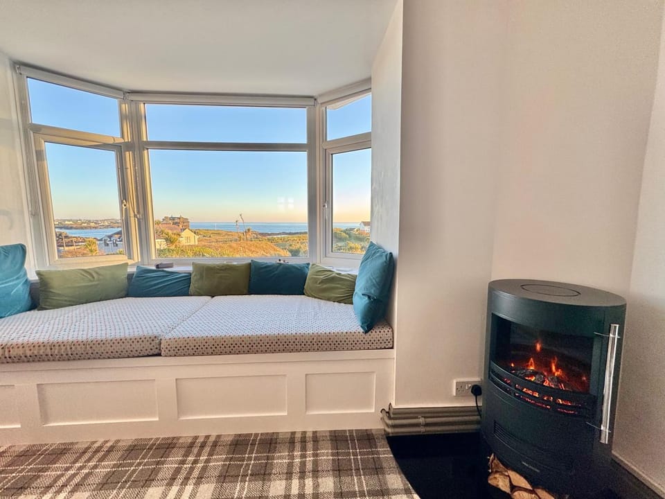 Lagoon View - Sea View- Pet Friendly - 2 Bed Apt - En-suite Apartment in Trearddur Bay