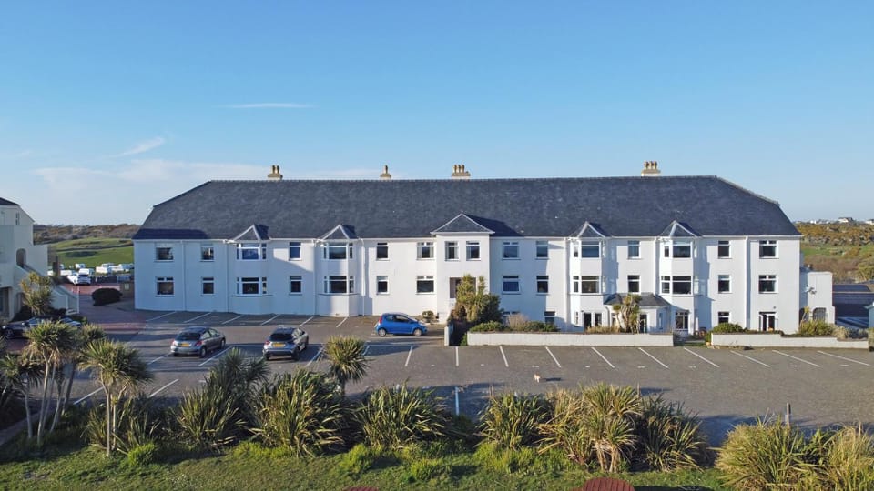 Lagoon View - Sea View- Pet Friendly - 2 Bed Apt - En-suite Apartment in Trearddur Bay