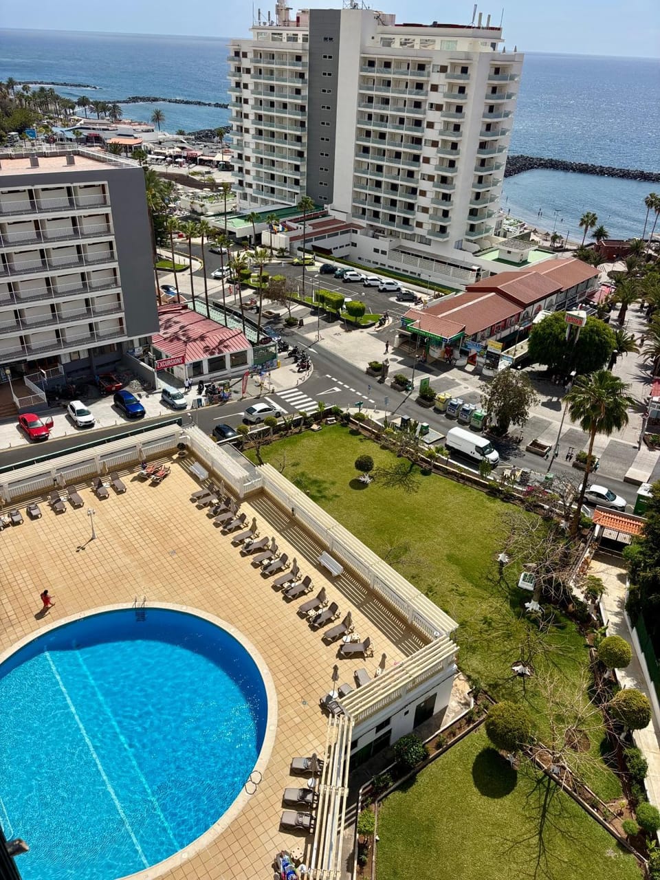 View (from property/room), Balcony/Terrace, Sea view, Swimming pool