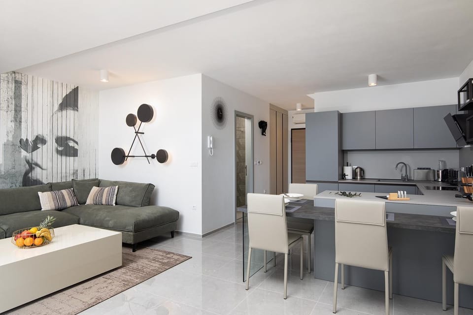 Kitchen or kitchenette, Living room, Dining area, Sea view, stove