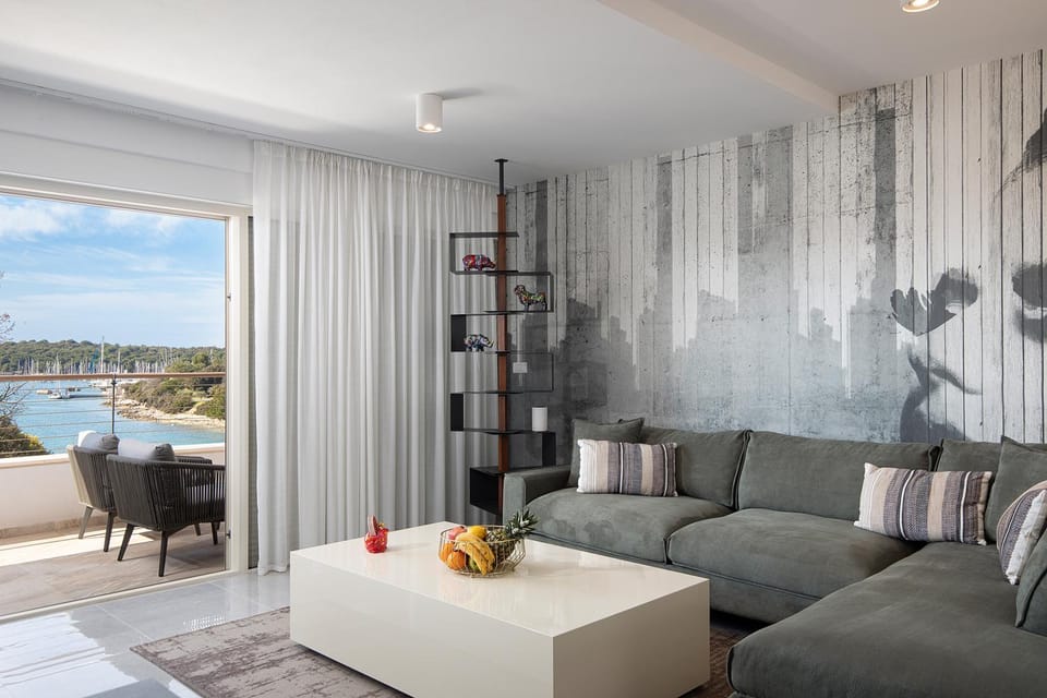 View (from property/room), Balcony/Terrace, Living room, Seating area