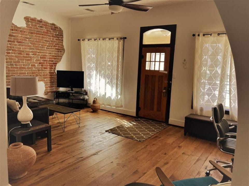 Turn of the Century Gem on the park, downtn STR576 House in Salida