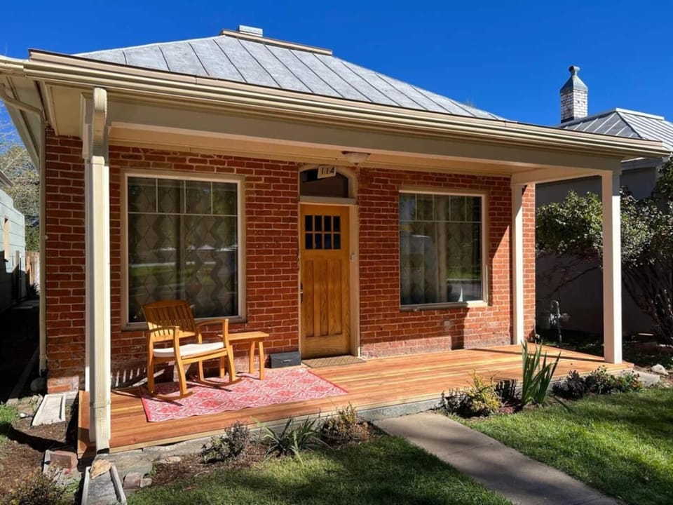 Turn of the Century Gem on the park, downtn STR576 House in Salida