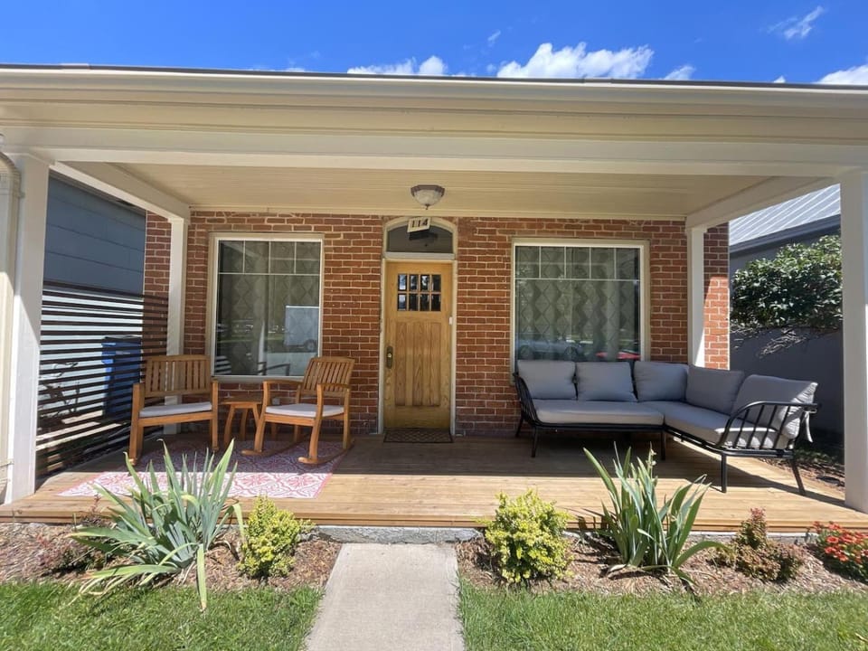 Turn of the Century Gem on the park, downtn STR576 House in Salida