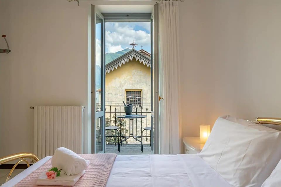 CASTLE&LAKE Apartment in Province of Lecco