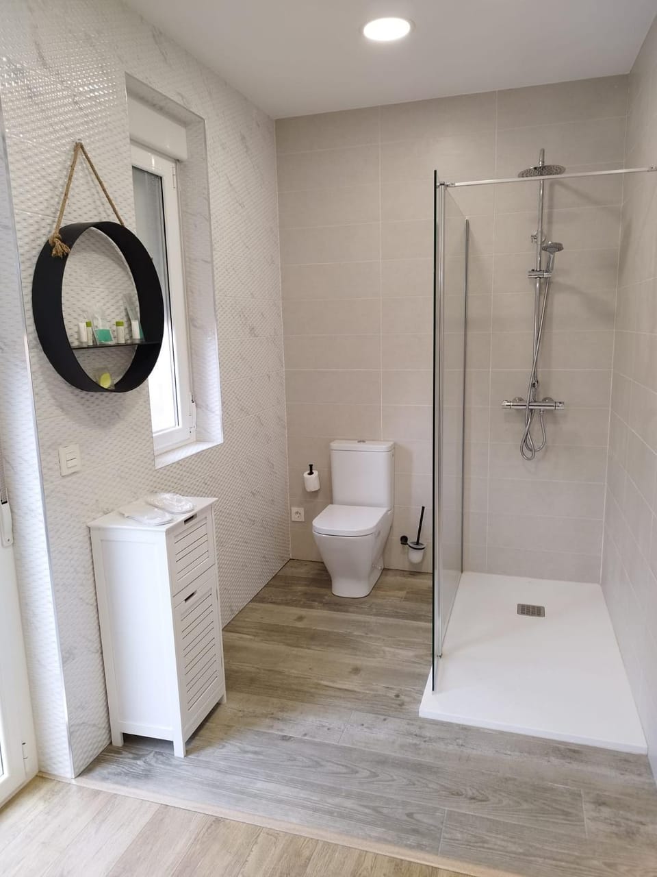 Shower, Toilet, Bathroom