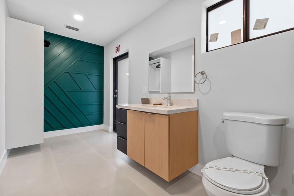 Toilet, Bathroom