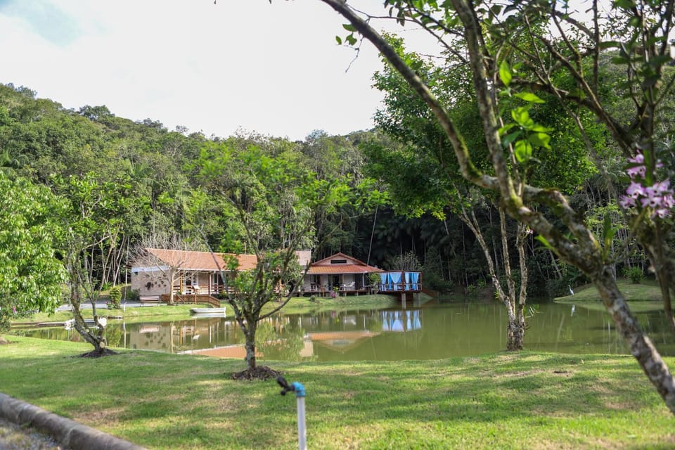 Casa de Campo, Refúgio do Lago House in State of Santa Catarina