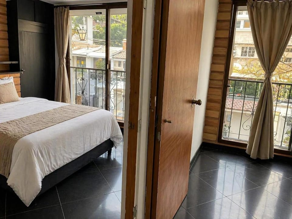 Aparta Suites Torre de Prado 301 Apartamento para 4 Personas Apartment in Medellin