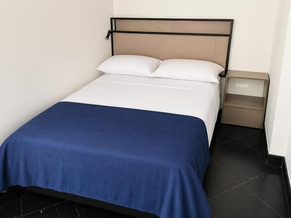 Aparta Suites Torre de Prado 301 Apartamento para 4 Personas Apartment in Medellin