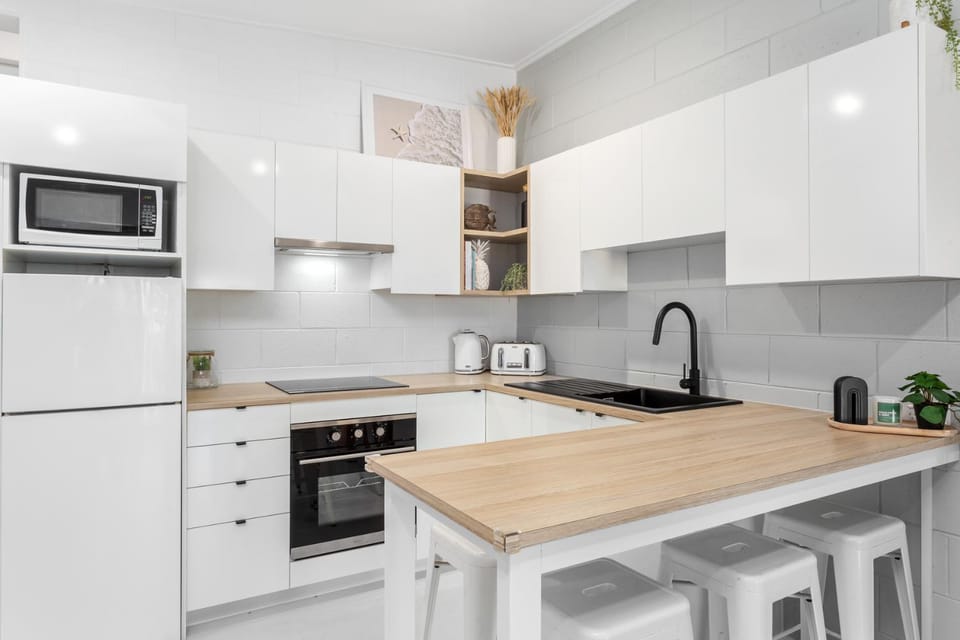 Coffee/tea facilities, Kitchen or kitchenette, minibar, pet friendly, stove, toaster