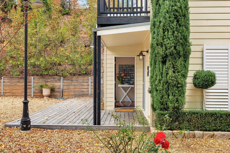 Beyond Bliss Guesthouse 1 House in Porepunkah