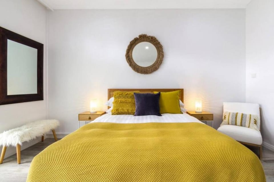 Bay-Facing Studio on Port Melbourne Beach Apartment in Melbourne