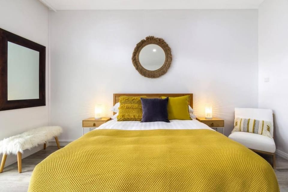 Bay-Facing Studio on Port Melbourne Beach Apartment in Melbourne