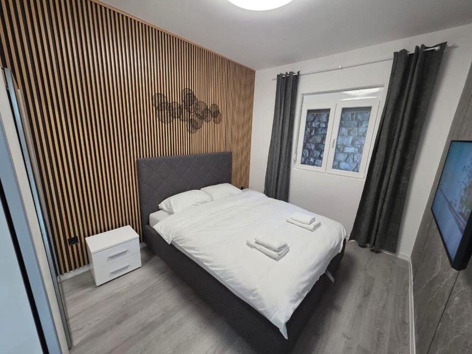 Communal lounge/ TV room, Bed, TV and multimedia, Photo of the whole room, Bedroom, towels, wardrobe