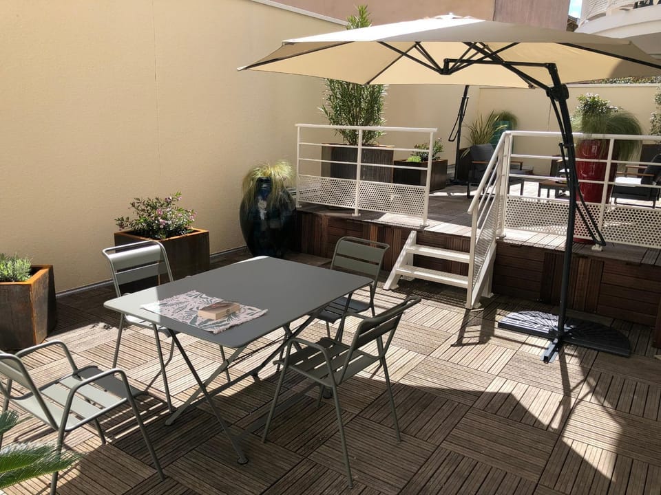 Superbe T2 avec Wifi, terrasse 100m², parking au centre d'Arcachon - FR-1-374-207 Apartment in Arcachon