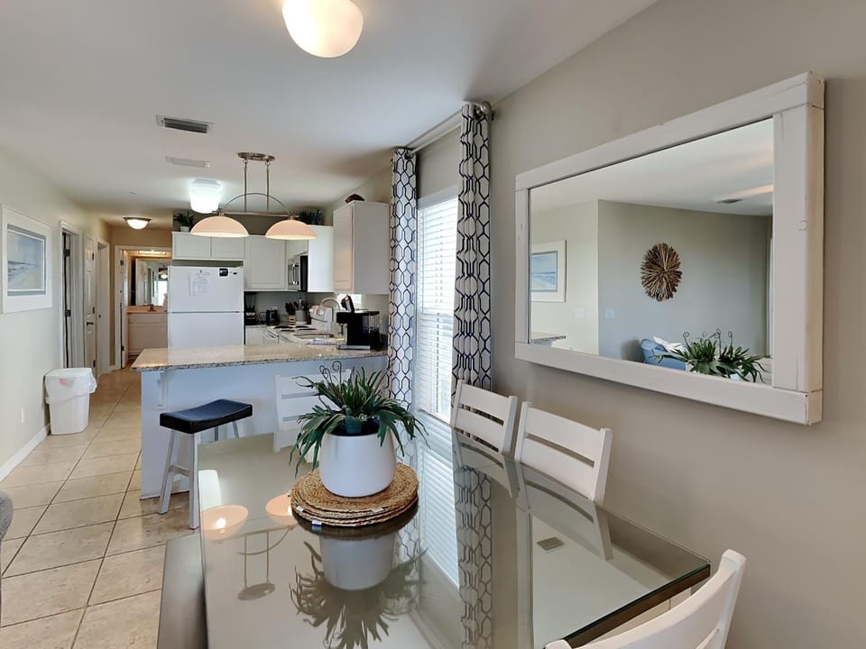 Kitchen or kitchenette, Seating area, Dining area, furniture