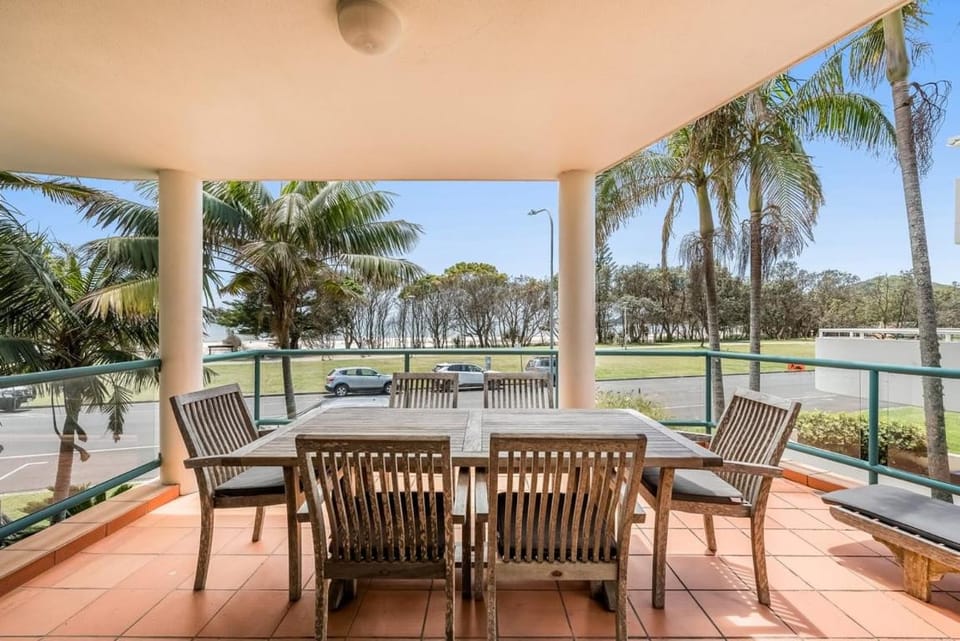 Byron Surfside 4 at Clarkes Beach Apartment in Byron Bay