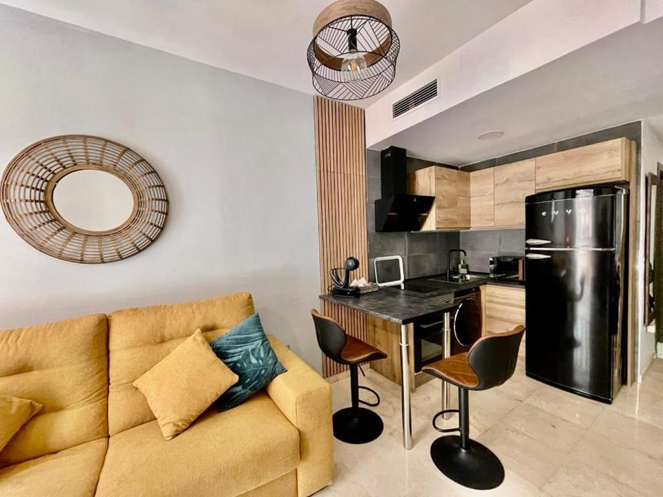Kitchen or kitchenette, Seating area