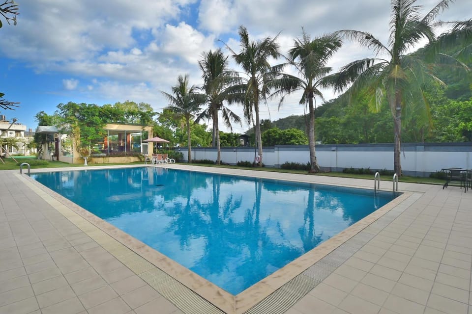 Swimming pool, Swimming pool