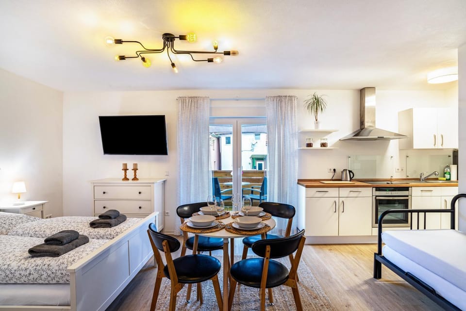 Property building, Kitchen or kitchenette, Living room