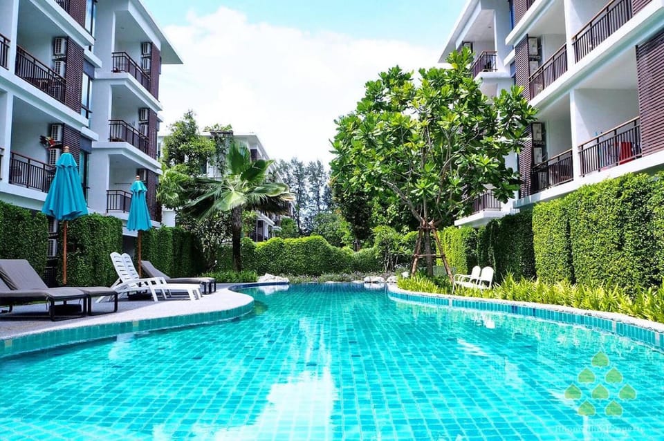 Swimming pool, Swimming pool