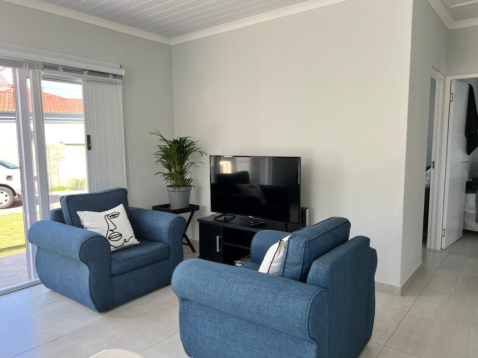 Communal lounge/ TV room, TV and multimedia