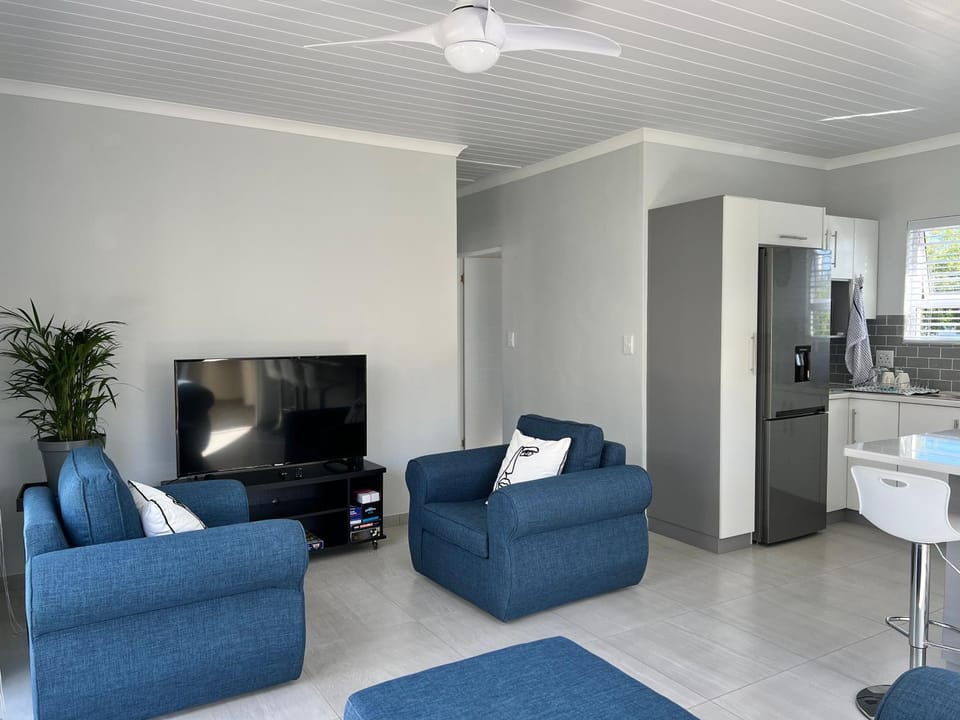 Communal lounge/ TV room, TV and multimedia