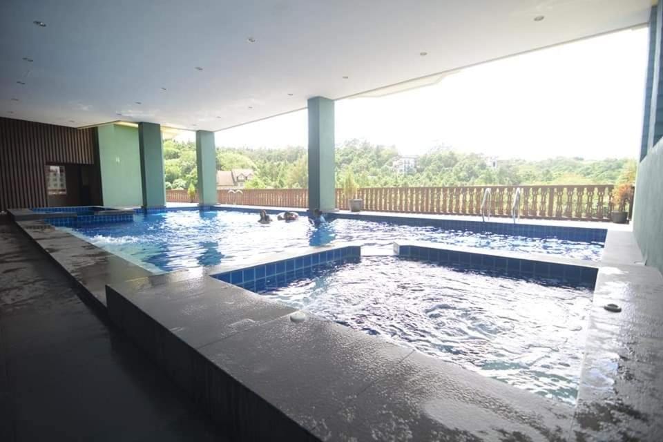 Carol Crosswinds Tagaytay Hotel in Tagaytay