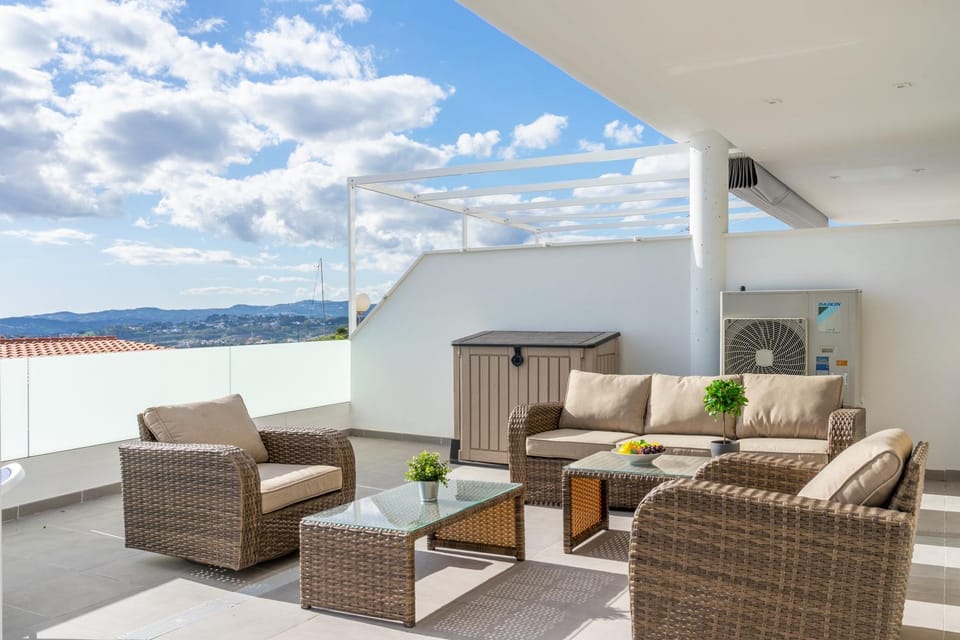 Patio, Balcony/Terrace