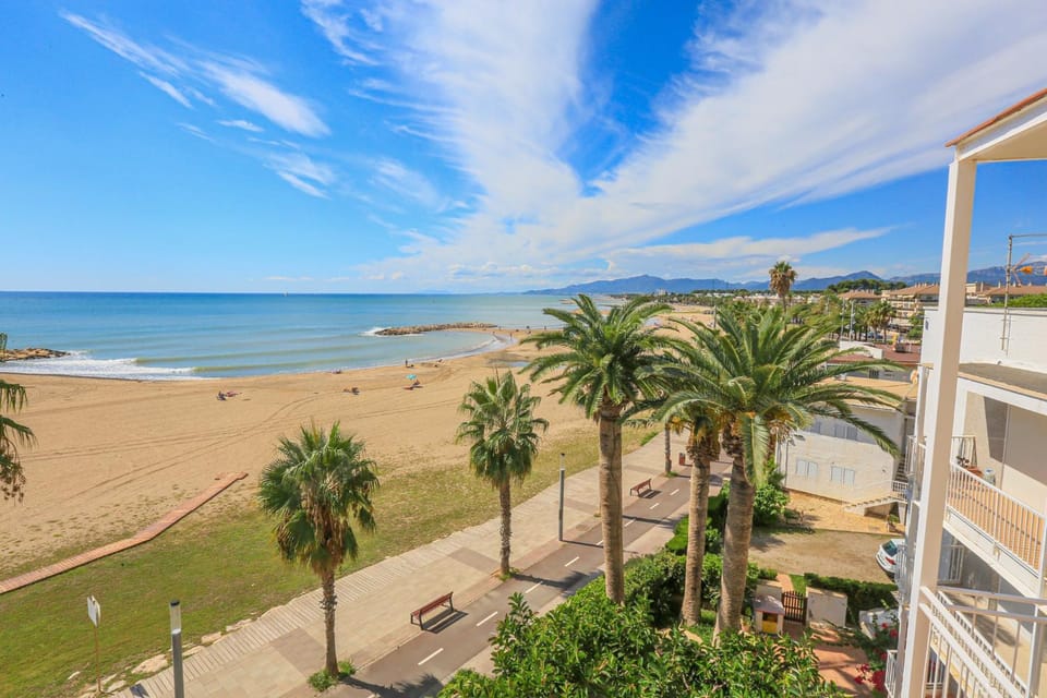 LITORAL COSTA DORADA - HORTA DEL MAR Only families Apartment in Cambrils