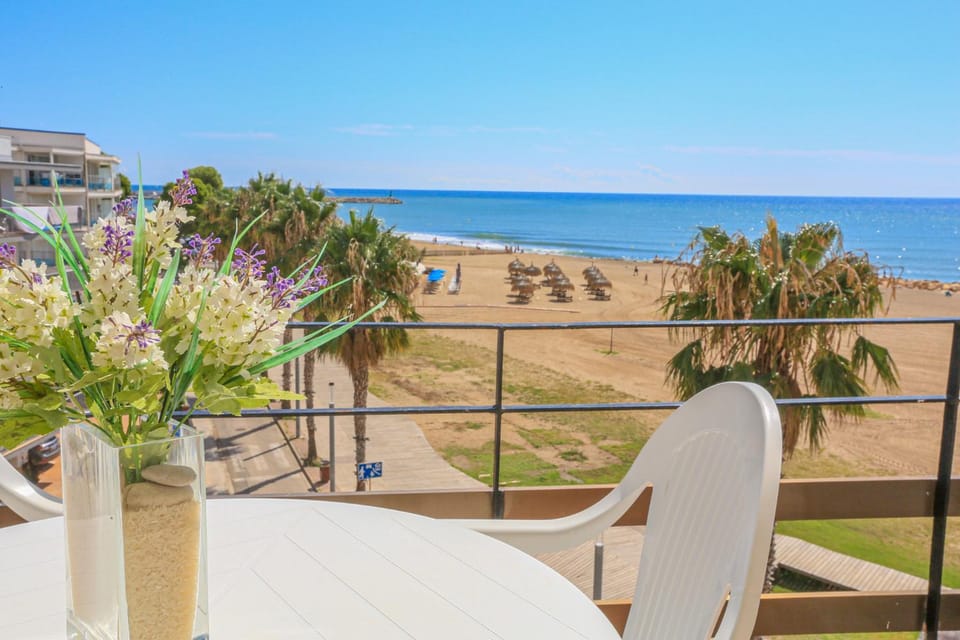LITORAL COSTA DORADA - HORTA DEL MAR Only families Apartment in Cambrils