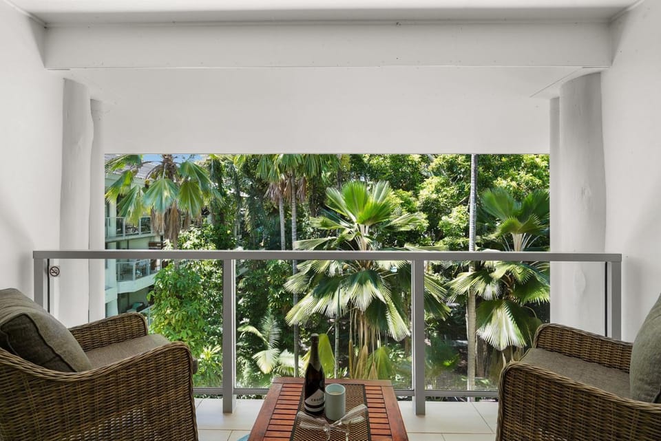 Balcony/Terrace, Seating area, Garden view