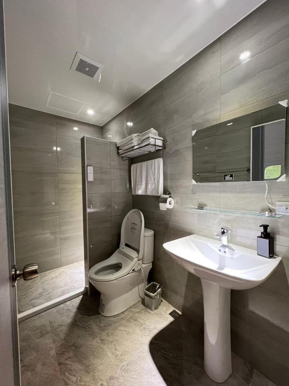 Shower, Toilet, Bathroom