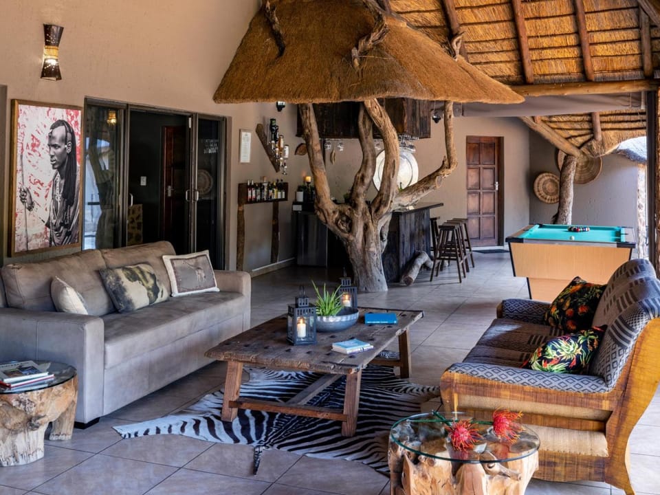 Lounge or bar, Seating area