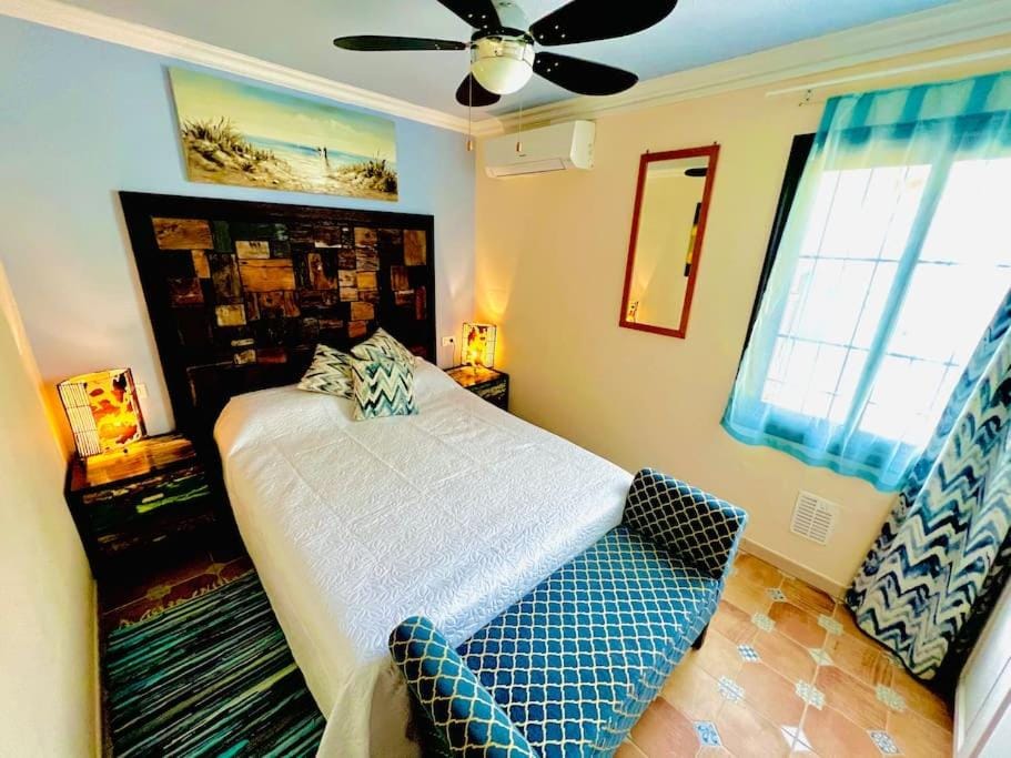 Bed, Bedroom, fireplace