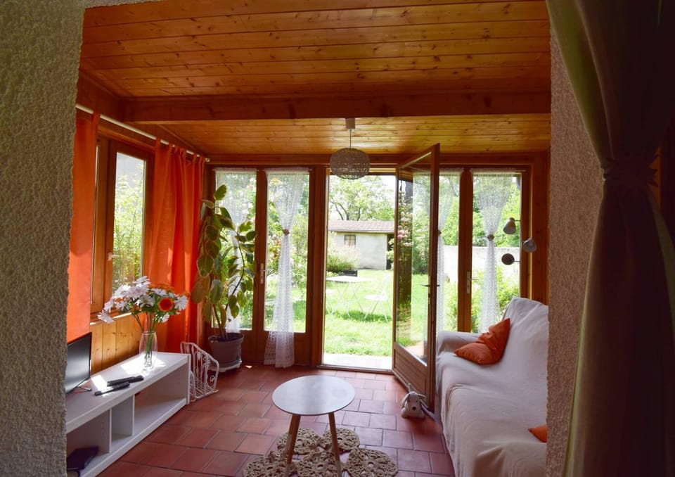 Living room, Garden view