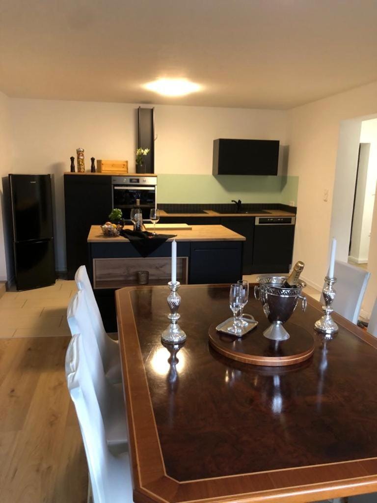 Dining area, Food, kitchen