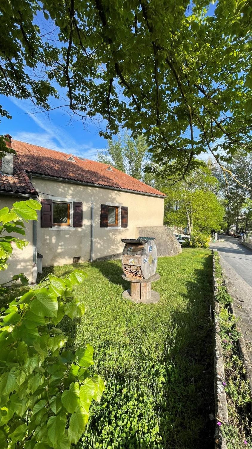 Property building, Garden, Garden view