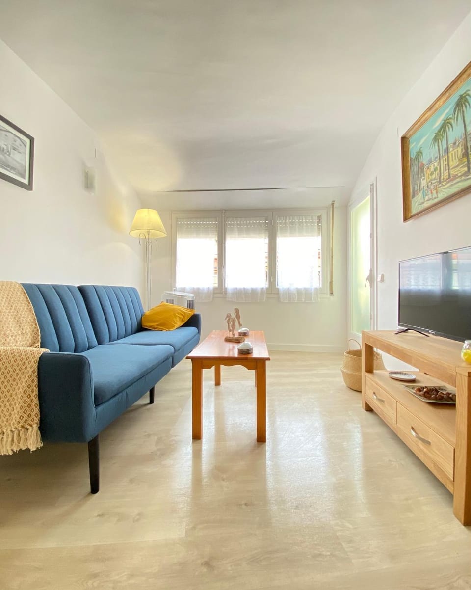 Communal lounge/ TV room, TV and multimedia, Living room