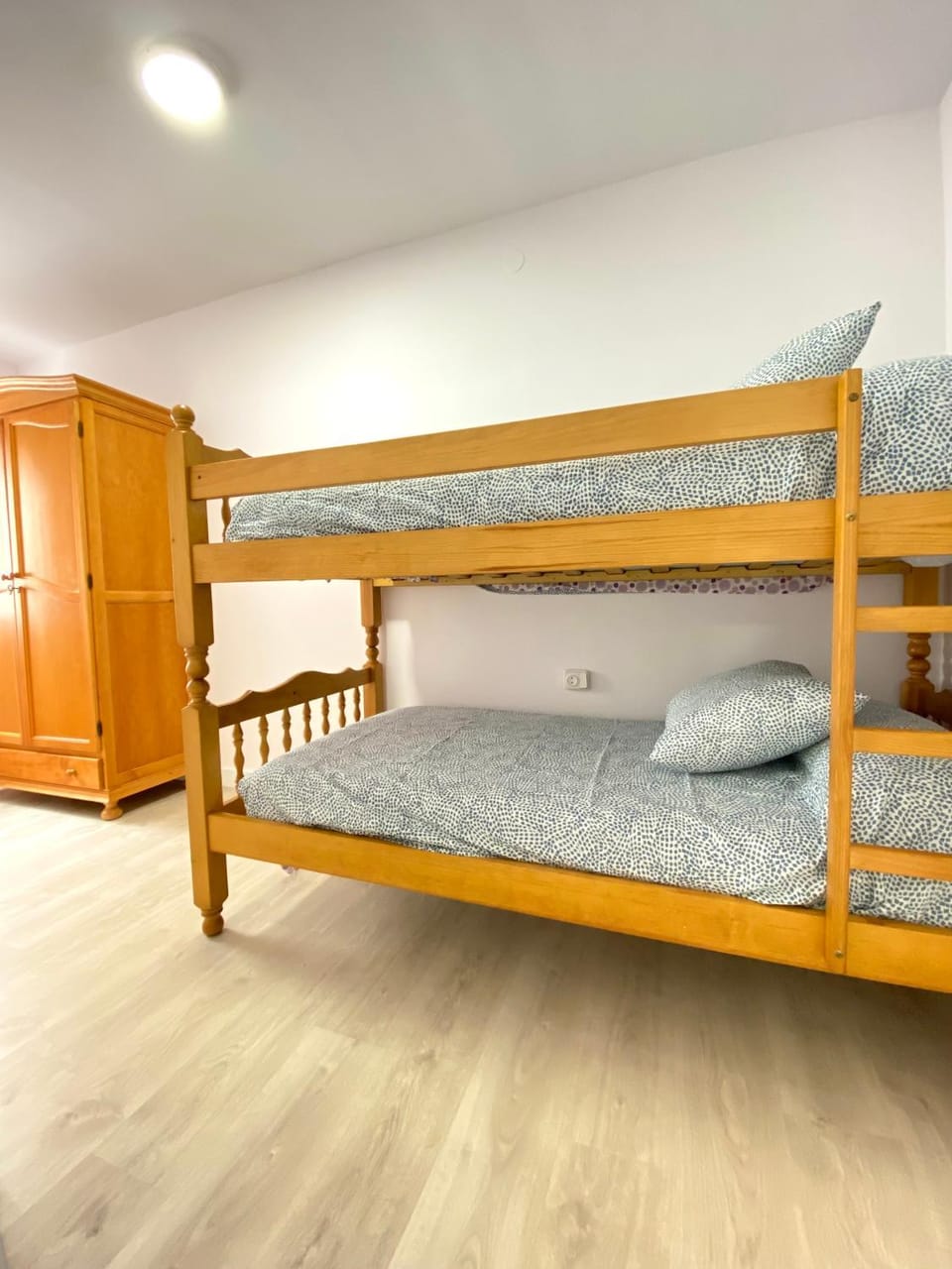 Bed, Bedroom, bunk bed