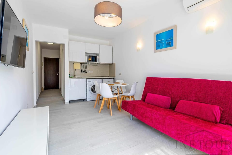 Kitchen or kitchenette, Living room, Dining area, stove