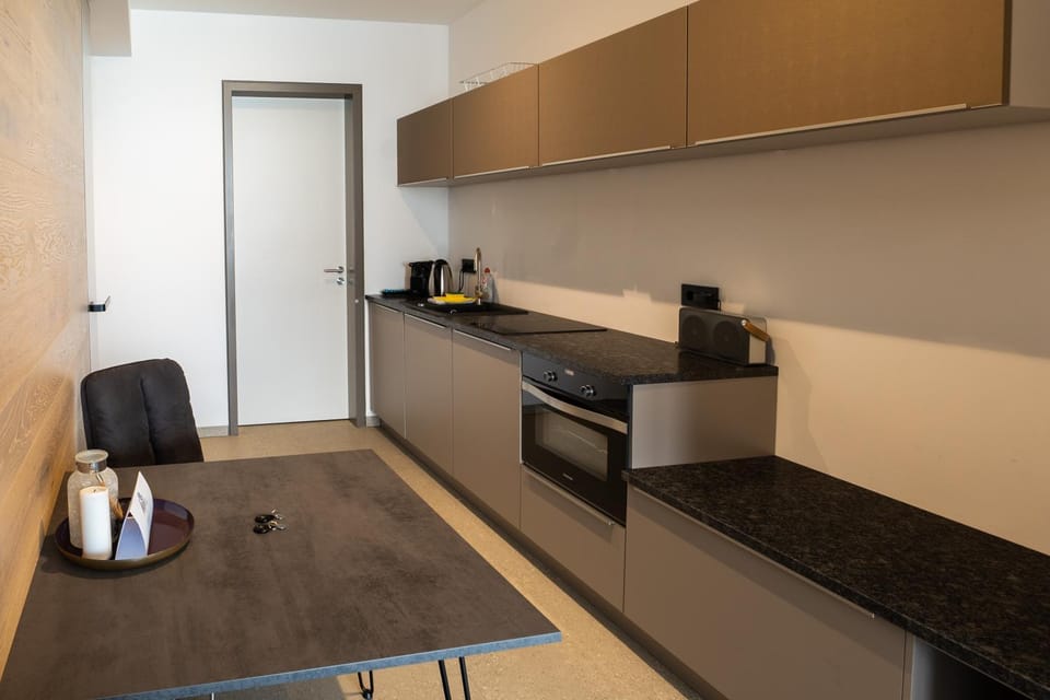 Coffee/tea facilities, Kitchen or kitchenette, Dining area